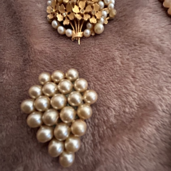Four vintage pearl brooch pins - Picture 4 of 6